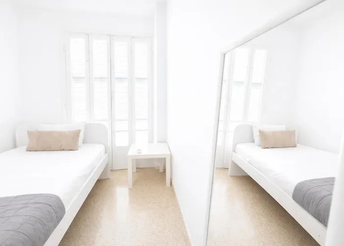 Cozy Corner 2 Bdr Center Platform 357 Ltd 公寓