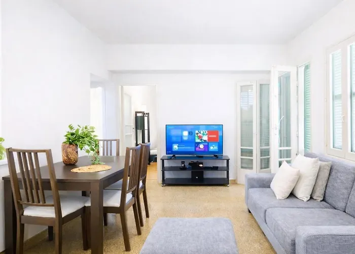 Cozy Corner 2 Bdr Center Platform 357 Ltd * 尼科西亚