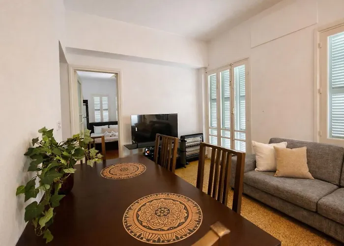 Cozy Corner 2 Bdr Center Platform 357 Ltd 尼科西亚