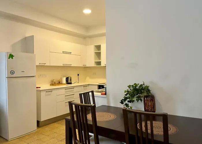 Cozy Corner 2 Bdr Center Platform 357 Ltd * 尼科西亚