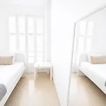 Cozy Corner 2 Bdr Center Platform 357 Ltd شقة